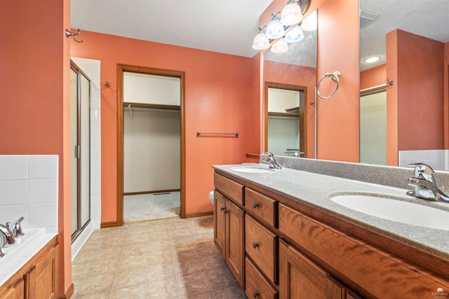 4505 Kelsey Drive, Manhattan, KS 66502