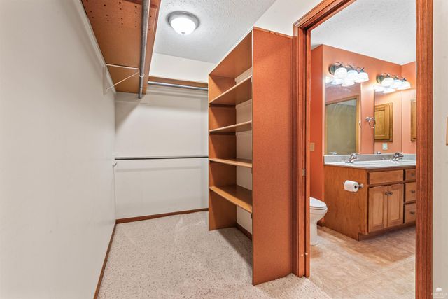 4505 Kelsey Drive, Manhattan, KS 66502