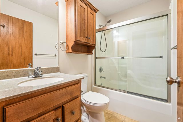 4505 Kelsey Drive, Manhattan, KS 66502