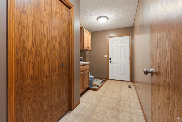4505 Kelsey Drive, Manhattan, KS 66502