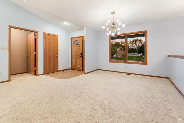 4505 Kelsey Drive, Manhattan, KS 66502