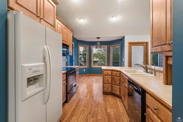 4505 Kelsey Drive, Manhattan, KS 66502