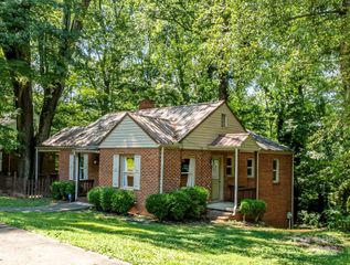 395 Westwood Drive, Statesville, NC 28677
