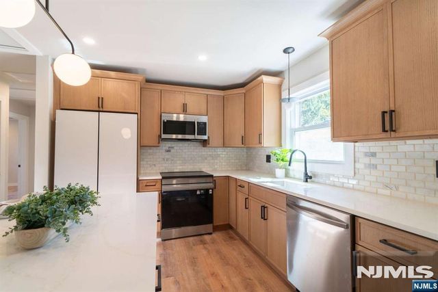 102 Brooklyn Mountain Road, Hopatcong, NJ 07843
