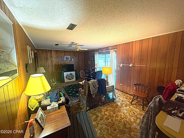 4642 River Drive, Marianna, FL 32446