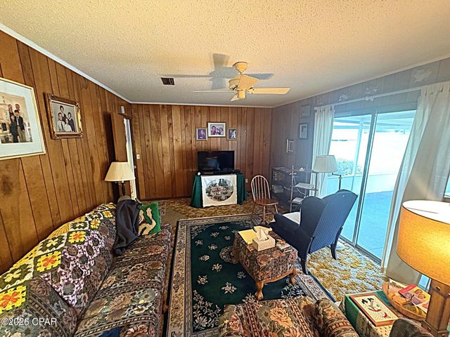 4642 River Drive, Marianna, FL 32446