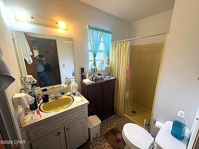 4642 River Drive, Marianna, FL 32446