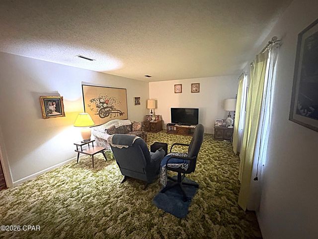 4642 River Drive, Marianna, FL 32446