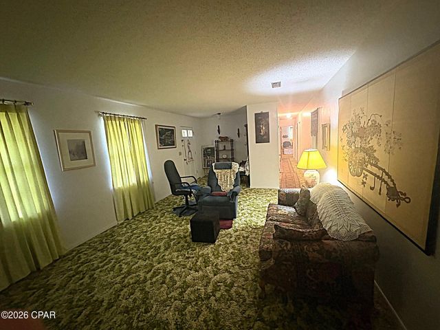 4642 River Drive, Marianna, FL 32446