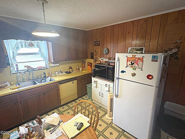 4642 River Drive, Marianna, FL 32446