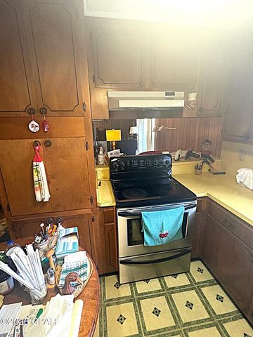 4642 River Drive, Marianna, FL 32446