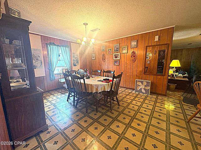 4642 River Drive, Marianna, FL 32446