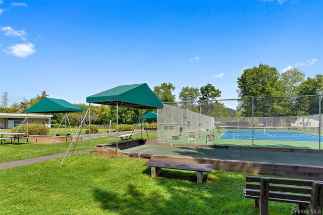 51 Jefferson Oval E, Yorktown Heights, NY 10598