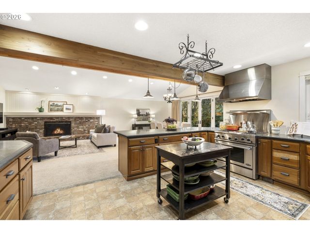 4520 CALAROGA Dr, West Linn, OR 97068