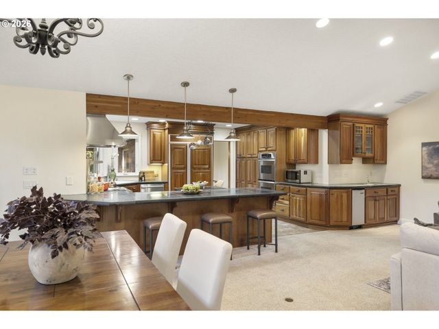 4520 CALAROGA Dr, West Linn, OR 97068