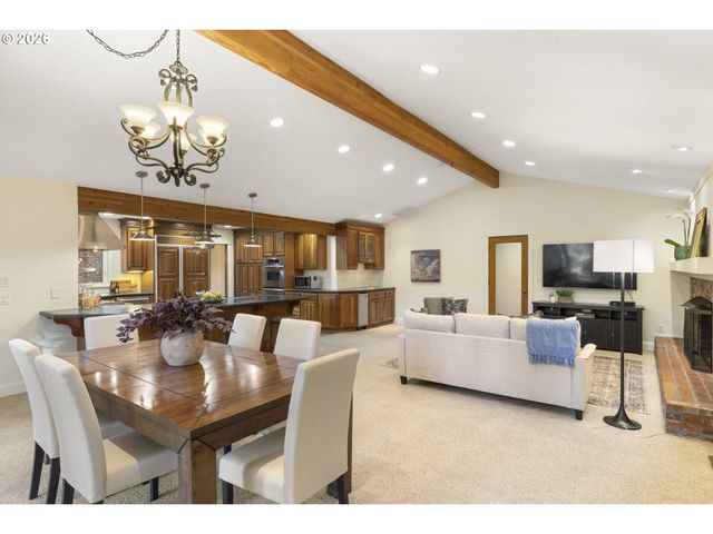 4520 CALAROGA Dr, West Linn, OR 97068