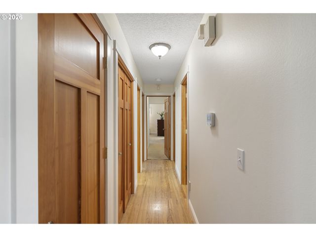 4520 CALAROGA Dr, West Linn, OR 97068