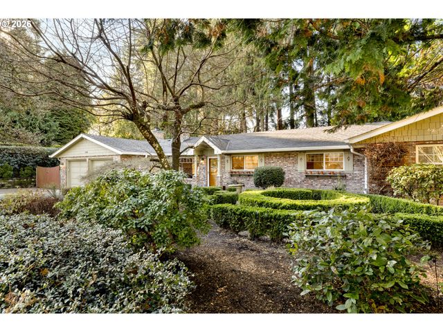 4520 CALAROGA Dr, West Linn, OR 97068