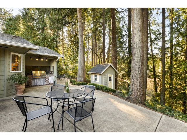4520 CALAROGA Dr, West Linn, OR 97068