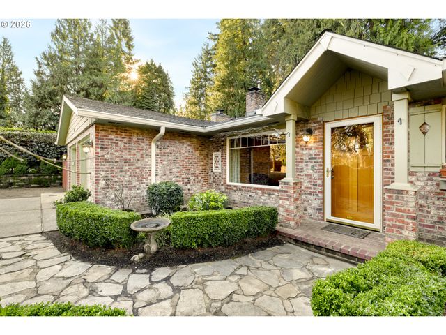 4520 CALAROGA Dr, West Linn, OR 97068