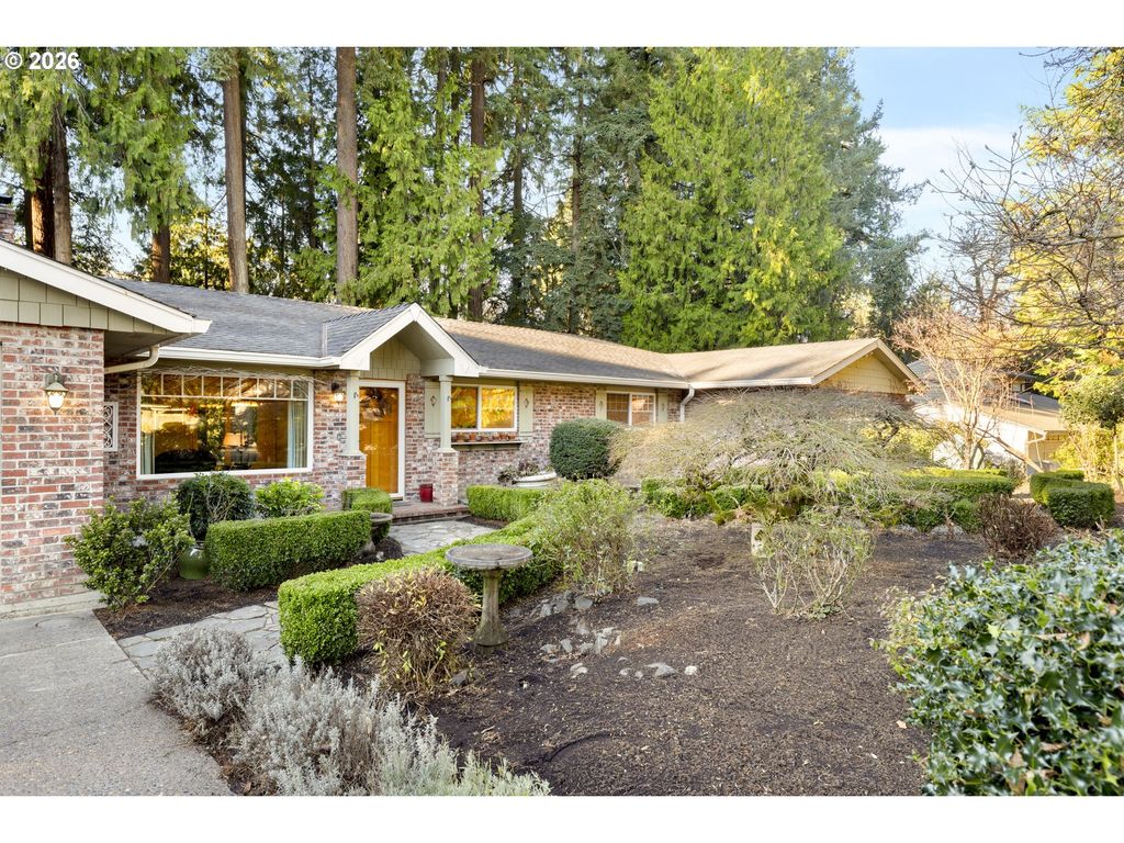 4520 CALAROGA Dr, West Linn, OR 97068