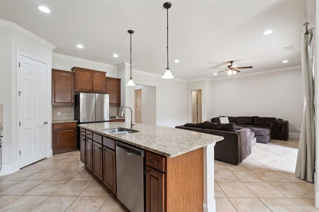 Image 12 of property listing at 9447 PRINCE HARRY DRIVE, Orlando, FL 32836