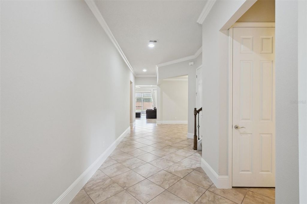 Image 6 of property listing at 9447 PRINCE HARRY DRIVE, Orlando, FL 32836