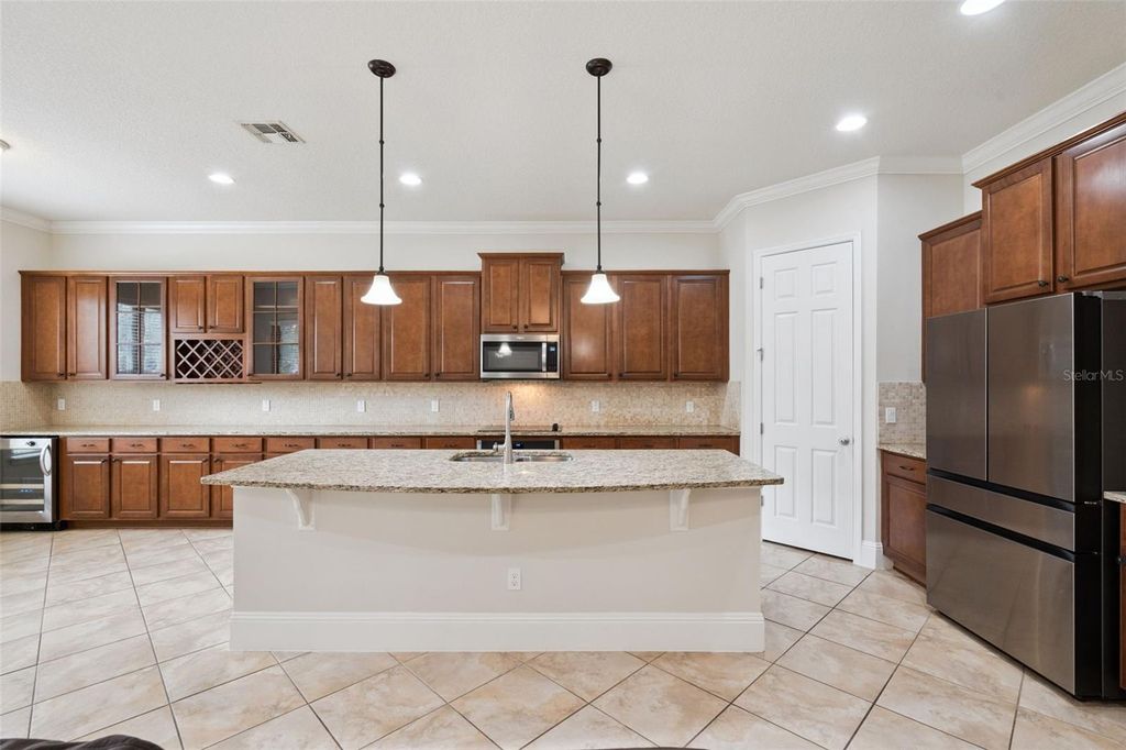 Image 7 of property listing at 9447 PRINCE HARRY DRIVE, Orlando, FL 32836
