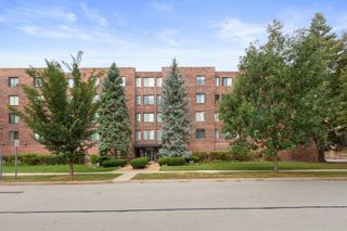 110 S Dunton Avenue 2F, Arlington Heights, IL 60005