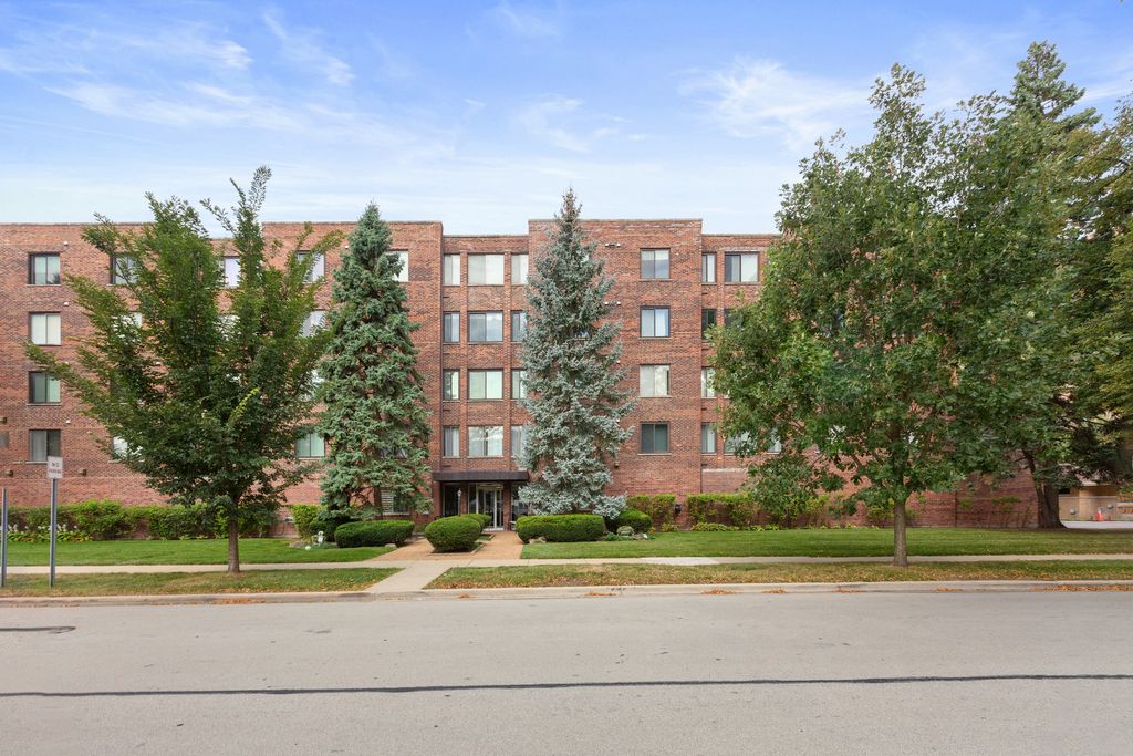 110 S Dunton Avenue 2F, Arlington Heights, IL 60005