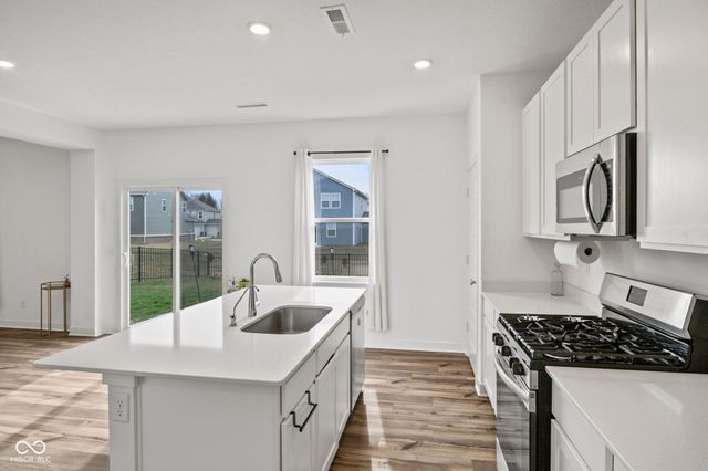 2134 Dixon Creek Drive, Whitestown, IN 46075