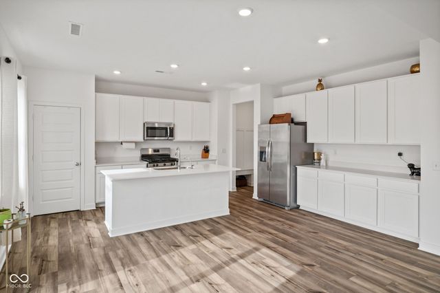 2134 Dixon Creek Drive, Whitestown, IN 46075