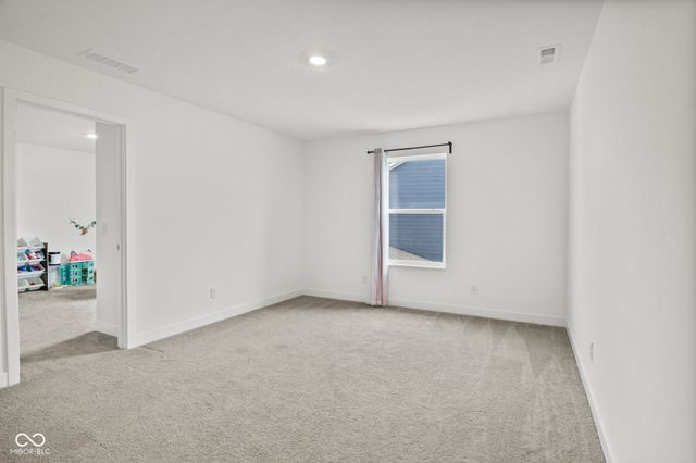 2134 Dixon Creek Drive, Whitestown, IN 46075