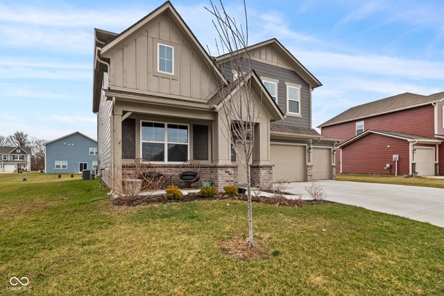 2134 Dixon Creek Drive, Whitestown, IN 46075