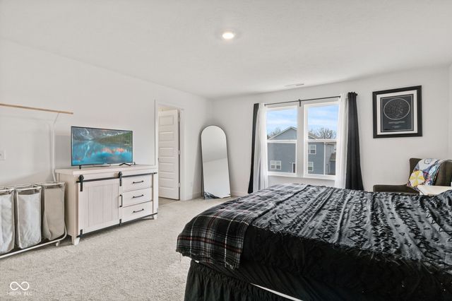 2134 Dixon Creek Drive, Whitestown, IN 46075