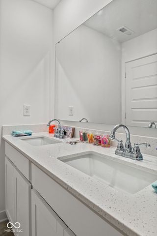 2134 Dixon Creek Drive, Whitestown, IN 46075