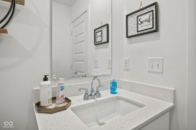 2134 Dixon Creek Drive, Whitestown, IN 46075