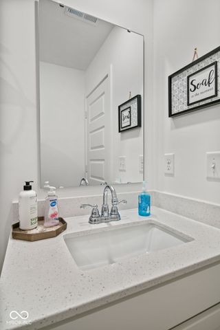 2134 Dixon Creek Drive, Whitestown, IN 46075