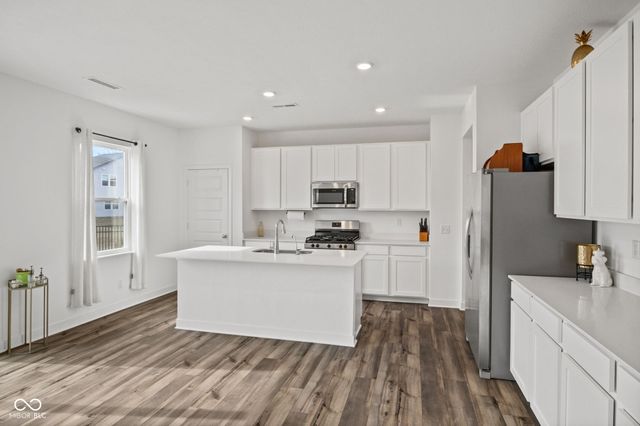 2134 Dixon Creek Drive, Whitestown, IN 46075