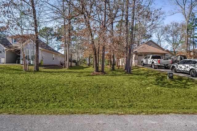 89 Hillsborough Drive, Huntsville, TX 77340