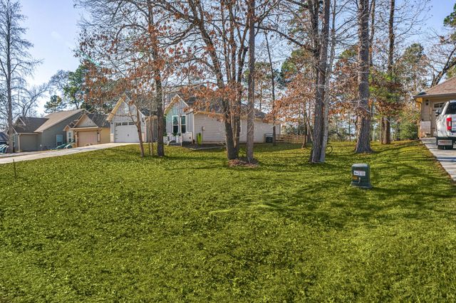 89 Hillsborough Drive, Huntsville, TX 77340