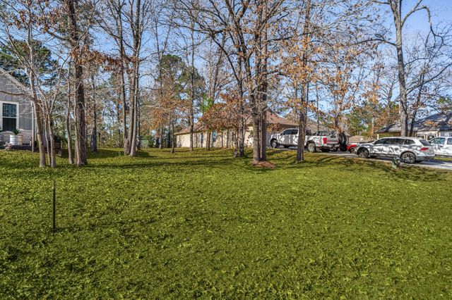 89 Hillsborough Drive, Huntsville, TX 77340