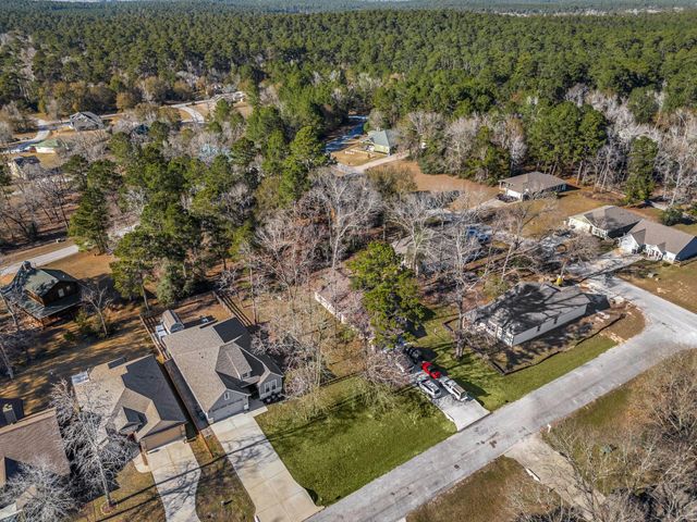 89 Hillsborough Drive, Huntsville, TX 77340