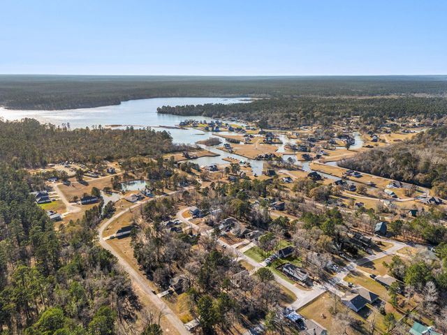 89 Hillsborough Drive, Huntsville, TX 77340