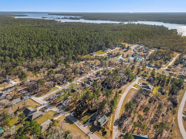 89 Hillsborough Drive, Huntsville, TX 77340