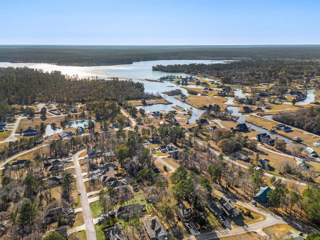 89 Hillsborough Drive, Huntsville, TX 77340