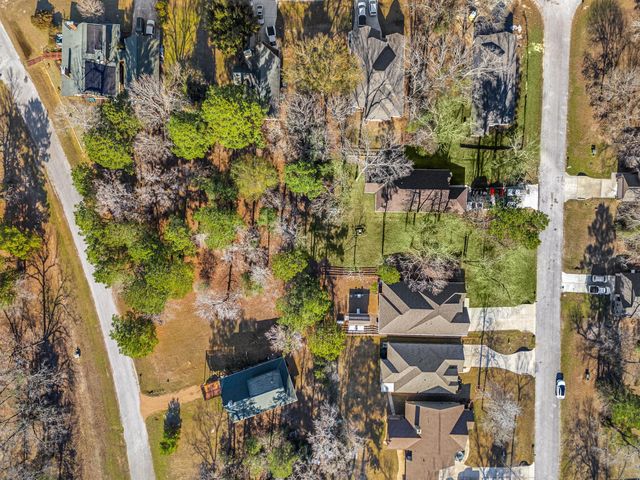 89 Hillsborough Drive, Huntsville, TX 77340