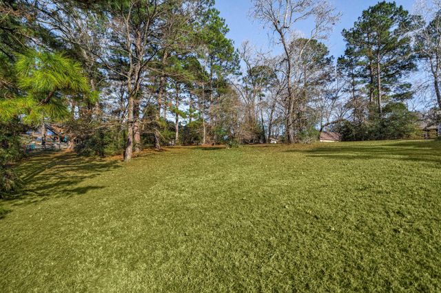 89 Hillsborough Drive, Huntsville, TX 77340