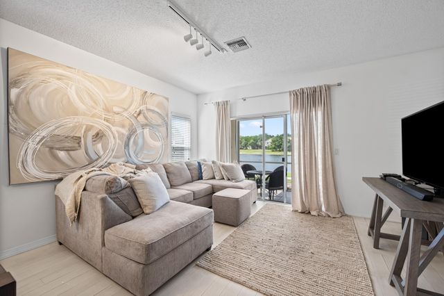 5072 Palmbrooke Circle, West Palm Beach, FL 33417