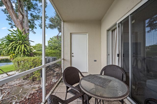 5072 Palmbrooke Circle, West Palm Beach, FL 33417